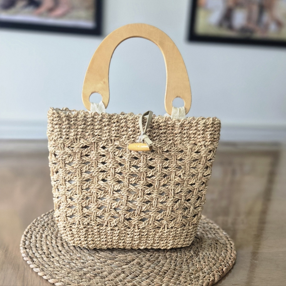 Faded Glory Woven Bag with Wooden Handles